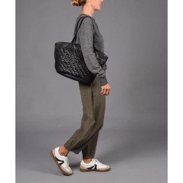 Bolso de hombro grande de piel lavada THB Arrow